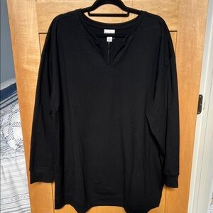 NWT Ava & Viv Black Scoop Neck Long Sleeve Top